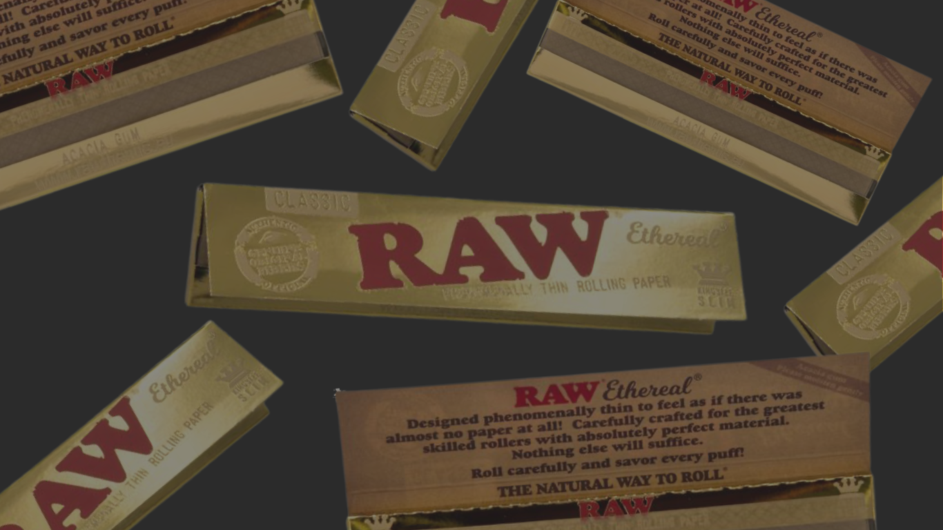 RAW Ethereal King Size Longpapes – RAW Ethereal Packungen auf dunklem Hintergrund, zentrale RAW-Verpackung.